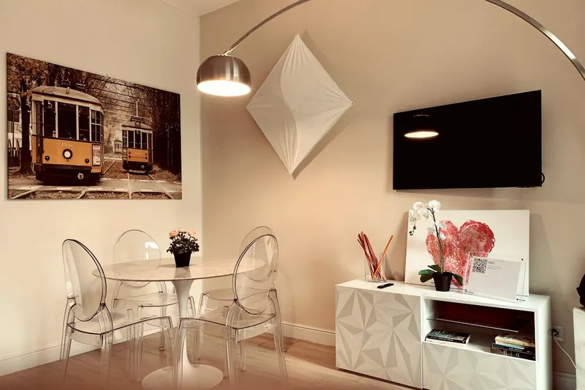 Elegant Apartment Central Station Fast Wi-Fi - Image 1
