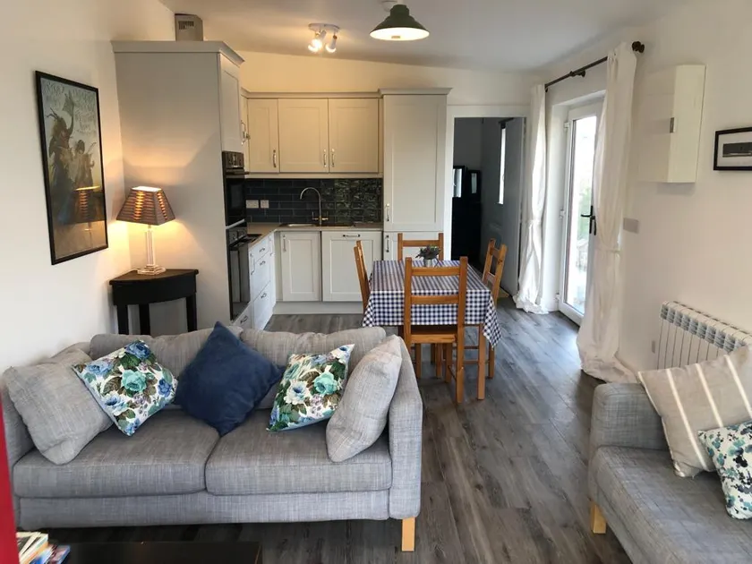 Cosy one bed Connemara cottage close to beach - Image 1