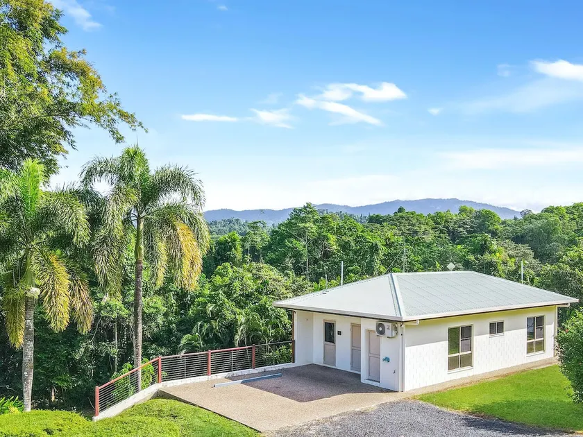 Mountain View Tropical Retreat - Cassowary Coast - Image 1
