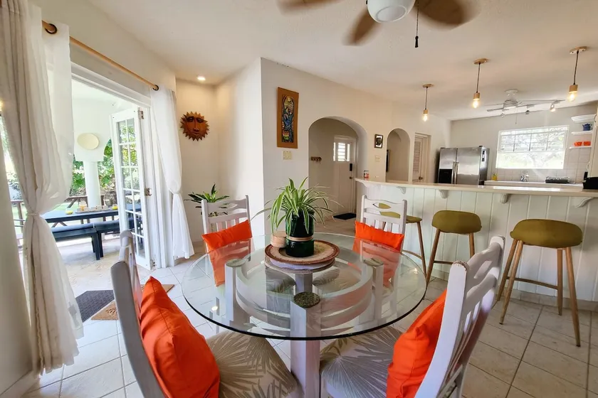 Tranquil, airy 4-BR home minutes from Crane Beach - Image 1