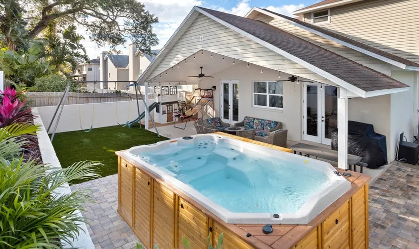 Spacious 5 Bd/3 Bath home/Swim Spa/ near Beaches - Image 1
