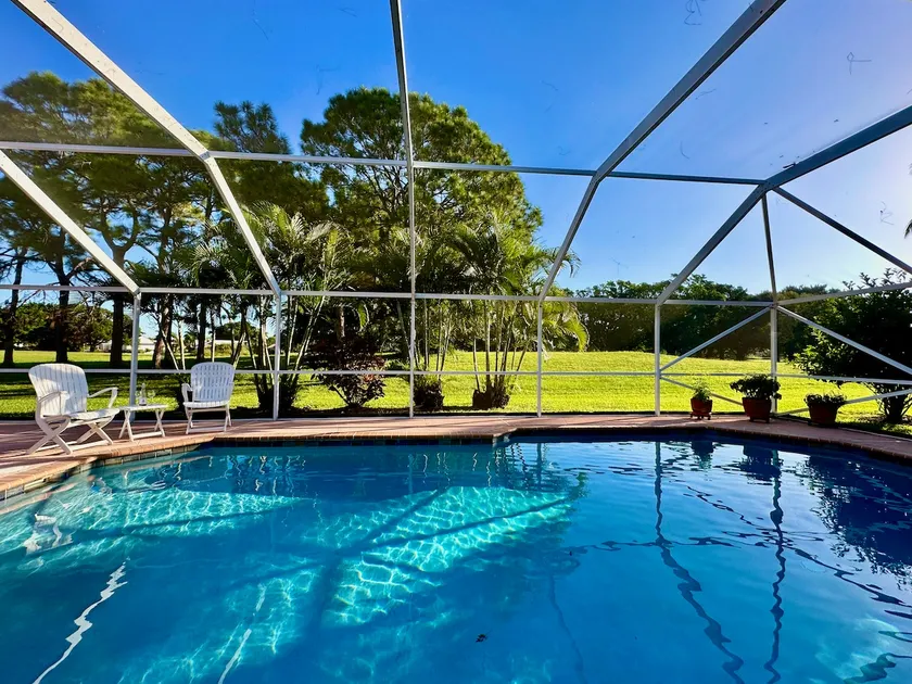 Wellington Pool Retreat | 4BR/2.5BA - Image 1