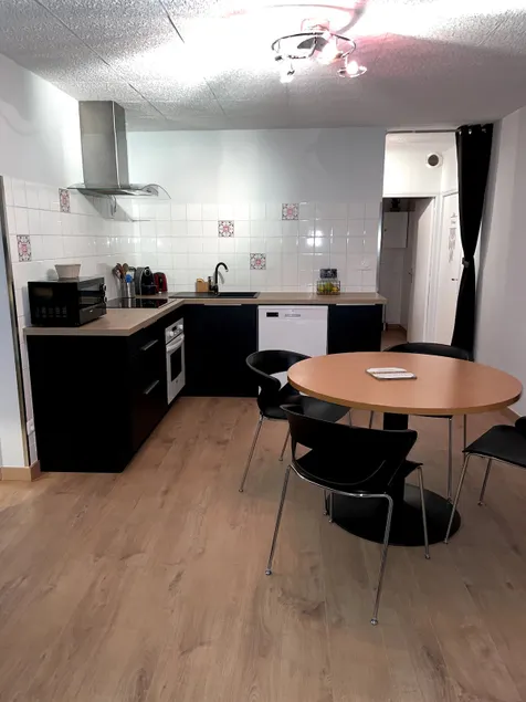 63 m2 apartment on the ground floor with parking (near Dole) - Image 1