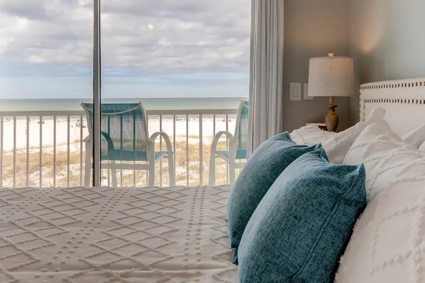 #1-SALE! 2 bedroom condo- Directly on the sand! KING bed! - Image 1