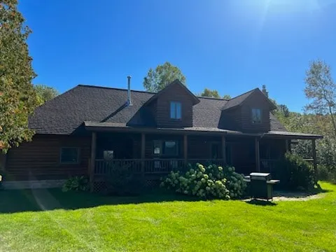 Vista Grand Lodge on Munising Bay - Image 1