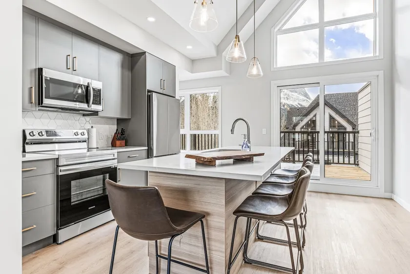 Brand New 3BR with Mountain views and Private garage - Image 1