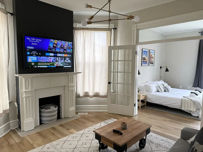 Updated Apartment Near Downtown - Image 1