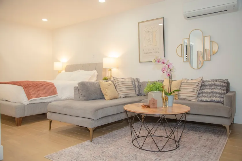 Modern & Cozy 2 BEDS Luxury Home. Near LA/Disney - Image 1