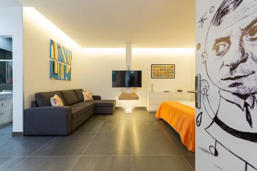 Suites Garden 9 Loft Miró - Image 1