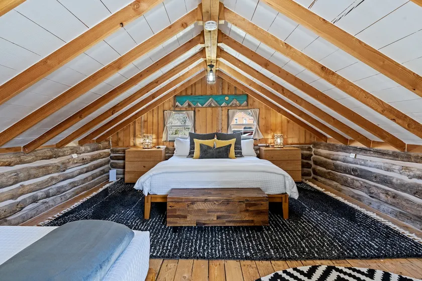 Modernized Pioneer Cabin Close to ZION! - Image 1