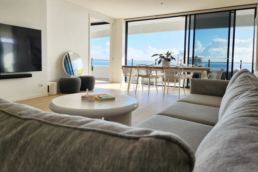 Modern luxury with breathtaking ocean views - Image 1