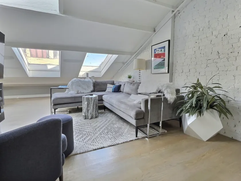 Chic Portland Penthouse, 2BR - Image 1