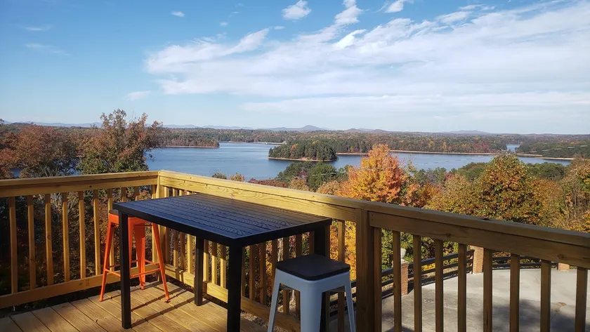 Lake Front Mountain View w/ 6 King beds - Image 1