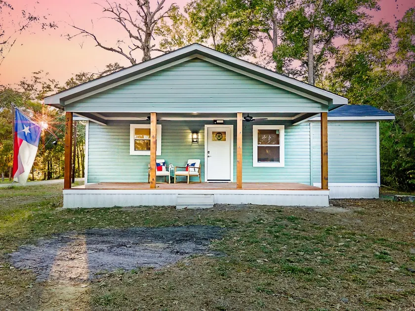 TheTexas Porch House - Image 1