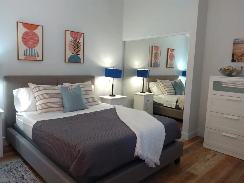 Ocean Blue Vista One-Bedroom Private Guest House - Image 1