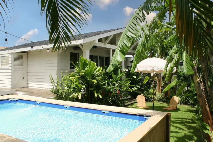Tropical Frog Private log cabin in onna - Image 1