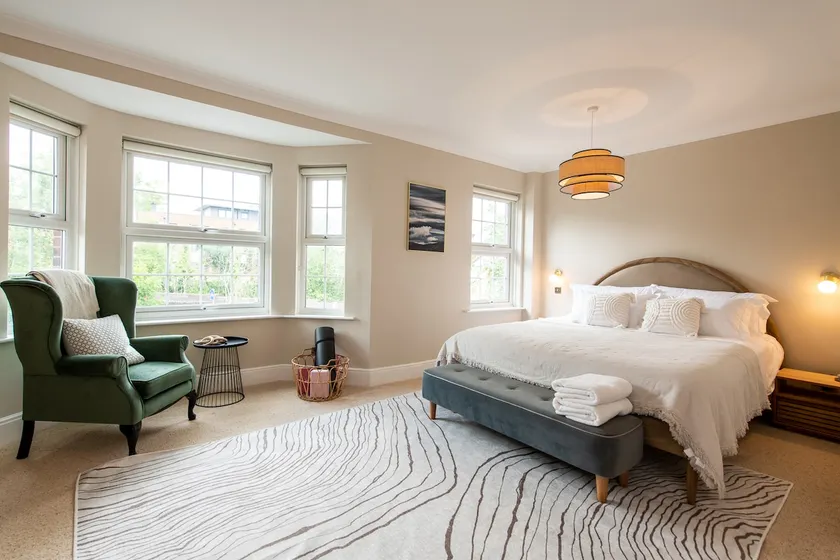Stunning Apartment in the Centre of East Grinstead - Image 1
