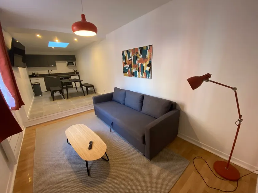City center apartment near squares - Image 1