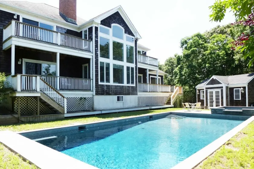 Private Home in East Hampton - Image 1