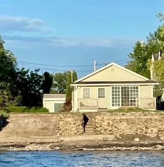 Beautiful 3 Bedroom Cottage on Lake Champlain, VT. - Image 1