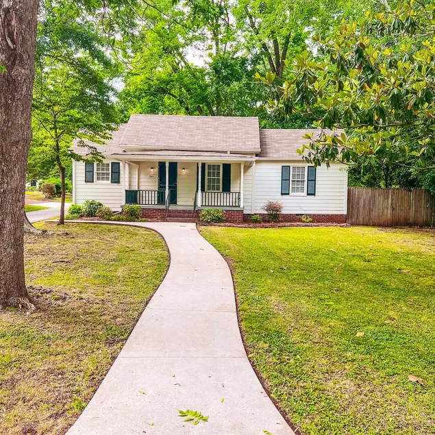 The Lotus Cottage - historic 1 bed 1 bath cottage - Image 1