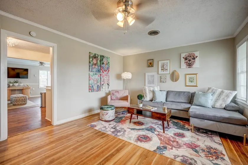 The Golden - Charming 3 bedroom 1 mile from TTU - Image 1