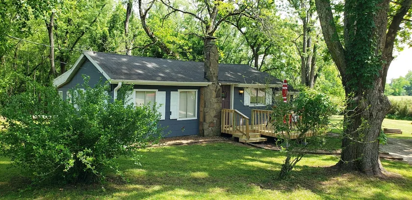 Branson, MO. Charming Lakefront Cottage Getaway. - Image 1