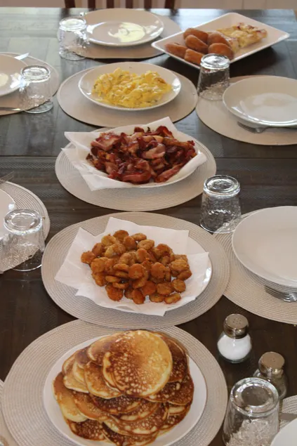 Guests Rave: Delicious Breakfast with Lakeview - Image 1