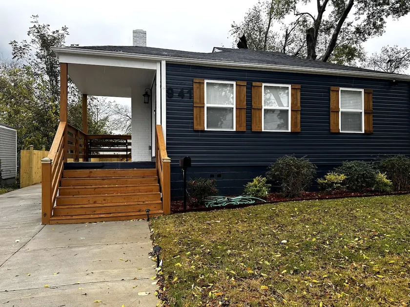 RON'S HOUSE: Cozy & Charming in Revitalizing Area - Image 1