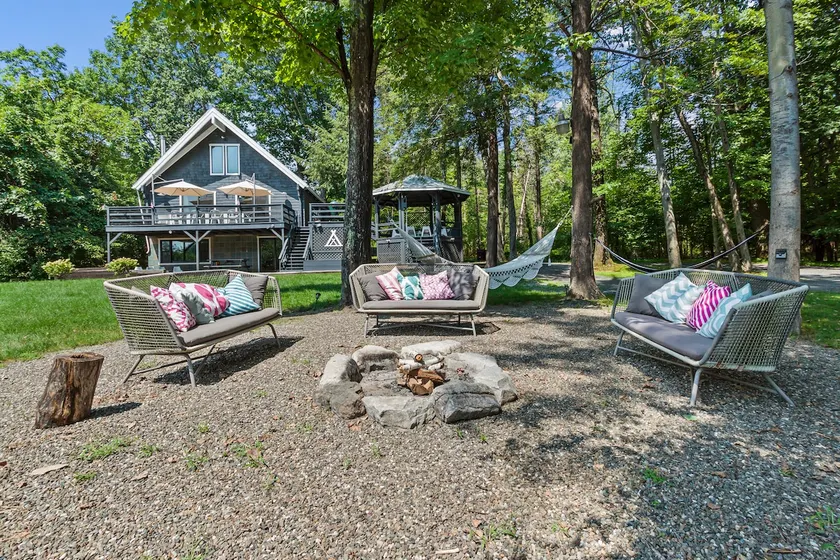 Lakefront Rental near Hudson | Kayaks + Pets - Image 1