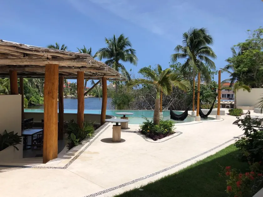 Spacious 2-BR Lagoon Front Luxury~Caribbean Views! - Image 1