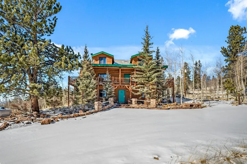 Amazing 3200Sq ft Upgrade Log Cbn GameRoom HotTub - Image 1