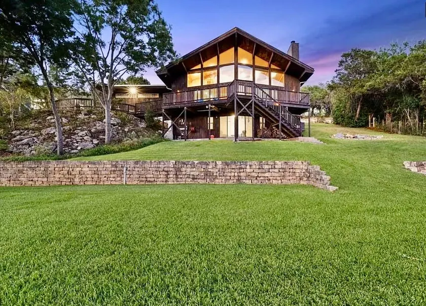 Waterfront on Lake Travis - 4 bed/4 bath - Image 1
