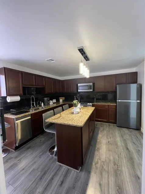 Modern Hidden Gem- HOT TUB & Organ Mtn Views/Patio - Image 1