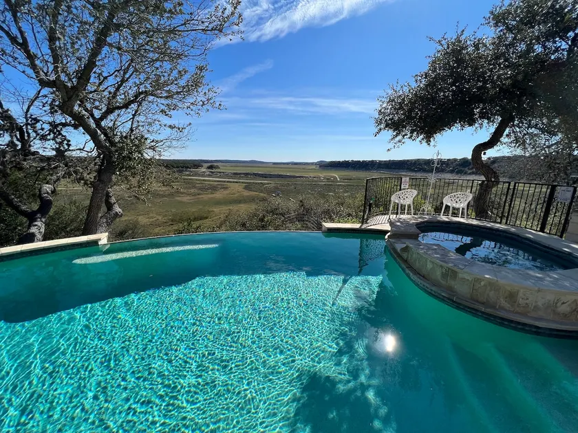 Beautiful Lake View Home in Bandera - Image 1
