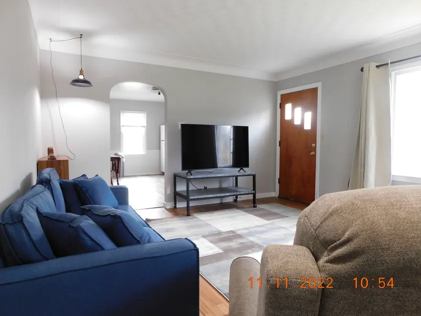 Pleasant 3 bedroom in secluded woodsy environment. - Image 1