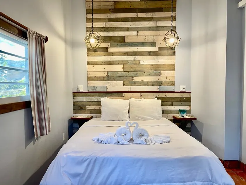 Cozy Room for the Budget Traveler in Maya Beach - Image 1