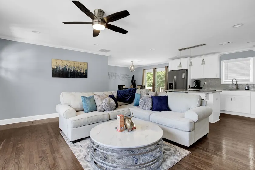 Spectacular 3 bedroom 2 Bathroom home - Image 1