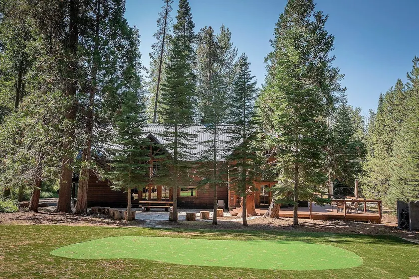 The Cisco Lodge in the Tahoe Truckee Area - Image 1