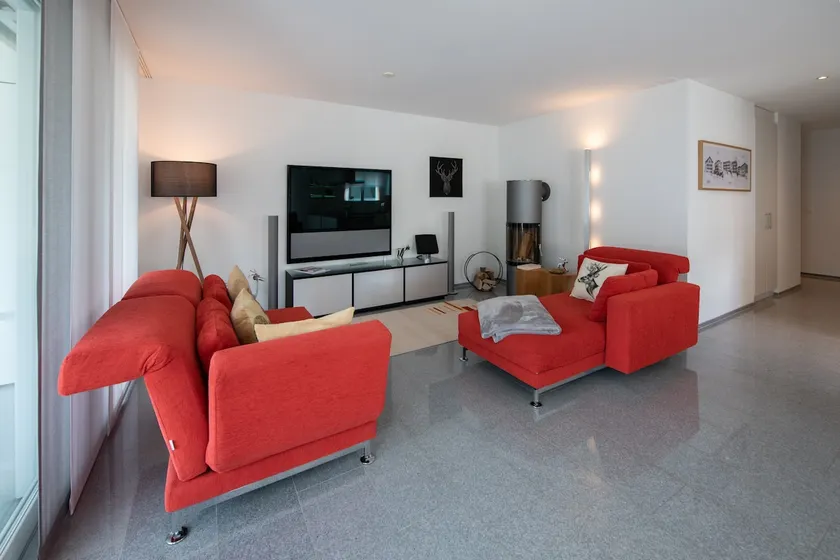 Spacious 3.5 room apartment - parking included - Image 1