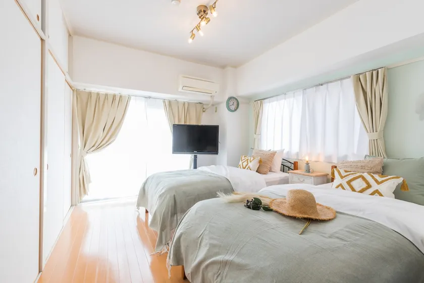 5 minutes direct to Shibuya! 7 minutes walk from Sankenchaya Station, great location for sightseeing - Image 1