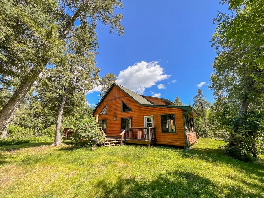 Secluded 2-Bedroom Cabin on the Edge of the BWCA - Image 1