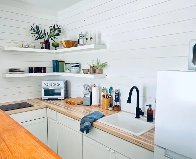 1st Floor Studio near Beach! - Image 1