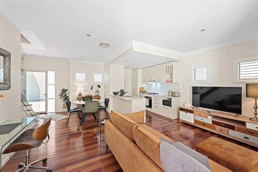 Blissful Bulimba ~ 3Bed/2.5Bath/1Car ~ Townhouse - Image 1