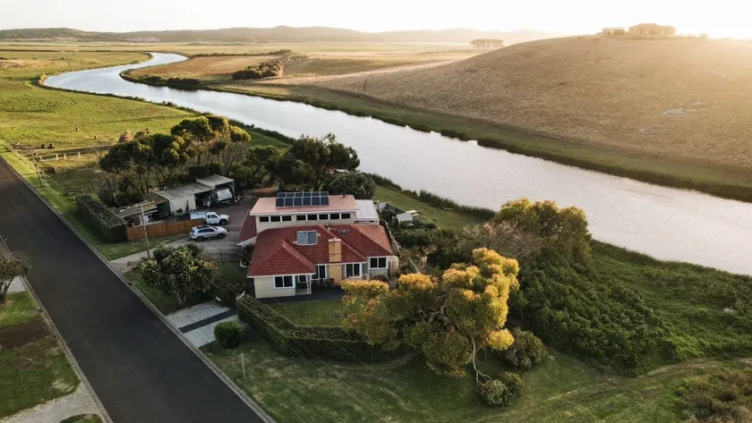 River Retreat | Warrnambool - Image 1
