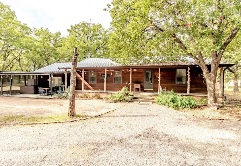 Private Cabin with a Hot Tub - Image 1