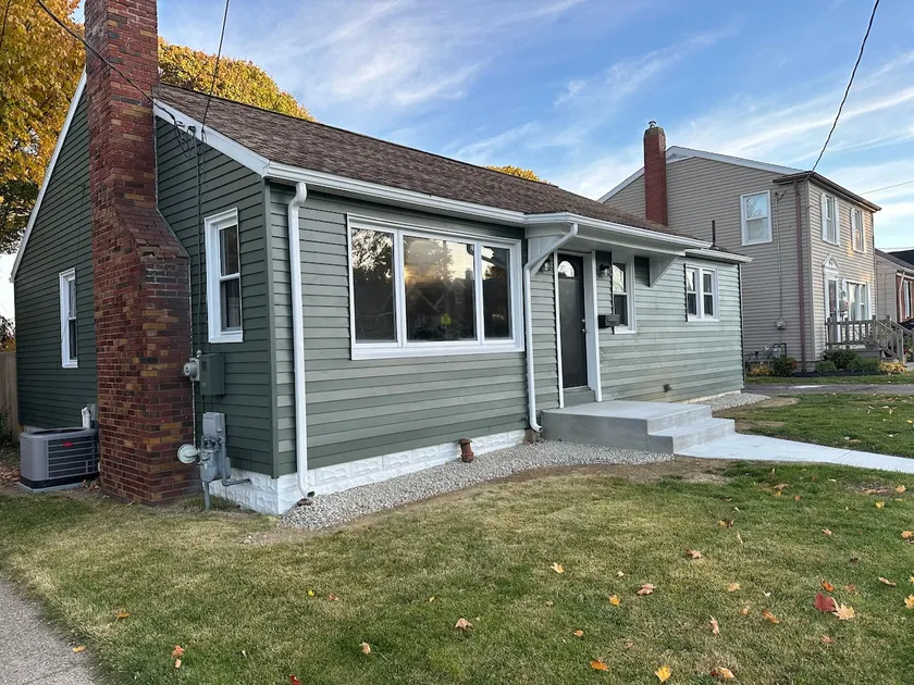 Charming 3-Bedroom house across from Mercyhurst - Image 1