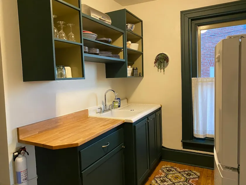 Downtown Writer's Loft - 1 Bedroom - Image 1