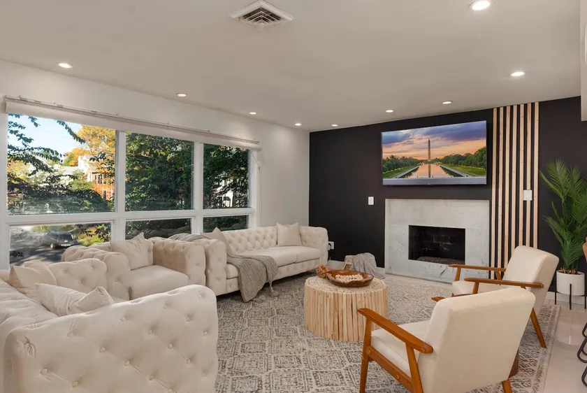 Luxury Arlington Farmhouse ~5 Min from D.C.~ - Image 1