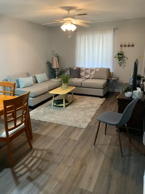 Lovely Little Townhouse close to Harding! - Image 1